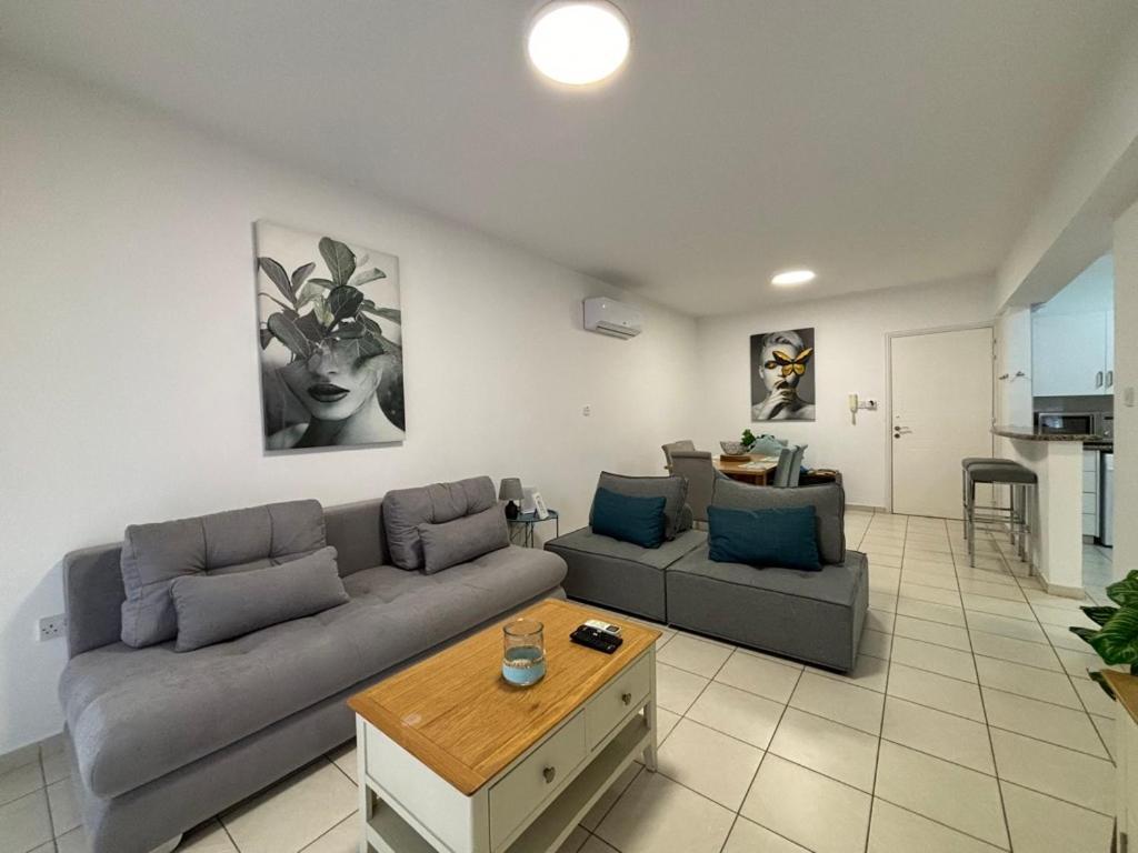Cozy In Beautiful Complex Апартаменти Пафос